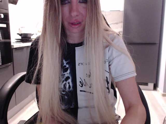 blondalina live sex show