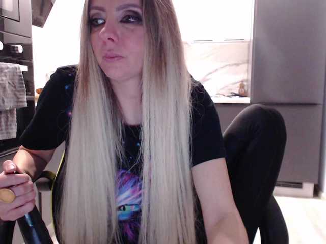 blondalina cam belle