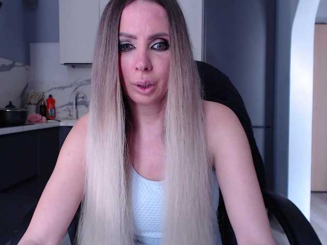 blondalina's BongaCams profile