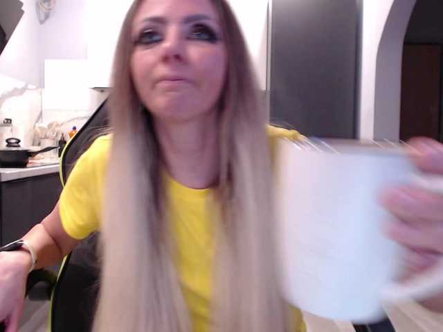 blondalina's BongaCams show and profile