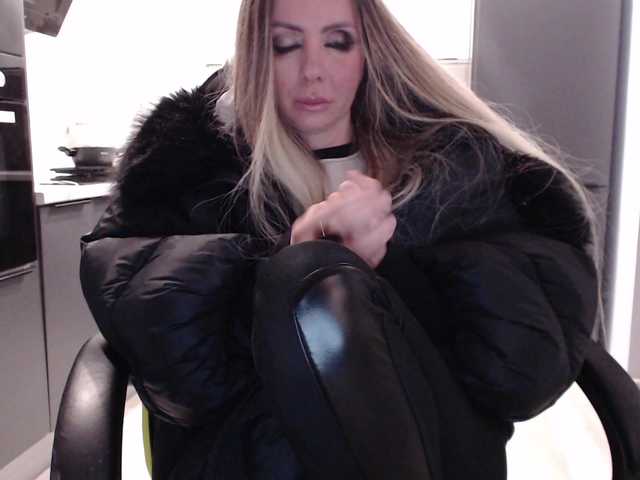 blondalina's BongaCams show and profile