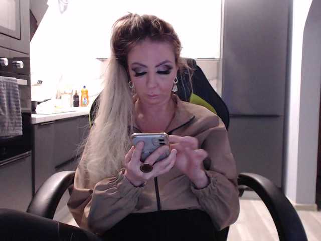 blondalina cam belle