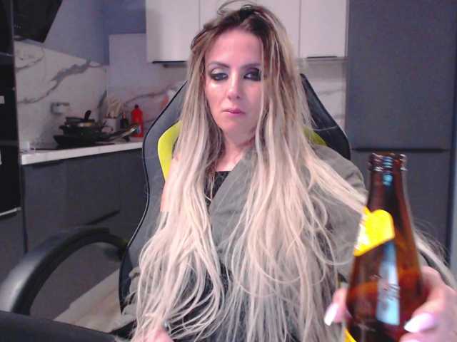 blondalina's BongaCams show and profile