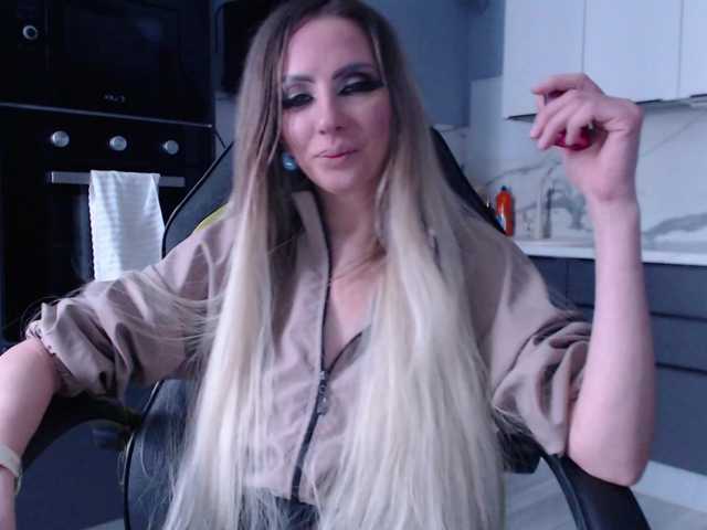 blondalina from BongaCams is Freechat
