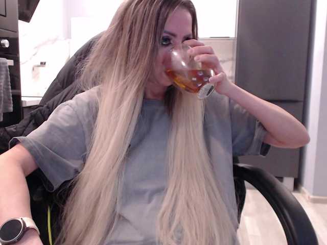 blondalina's BongaCams show and profile