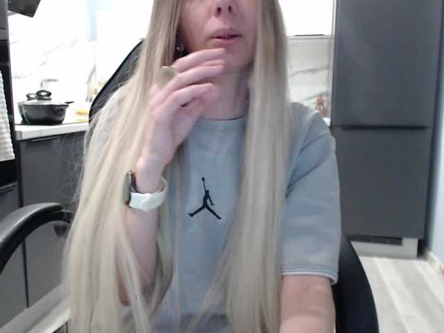 blondalina's BongaCams show and profile