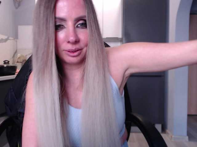 blondalina's BongaCams show and profile