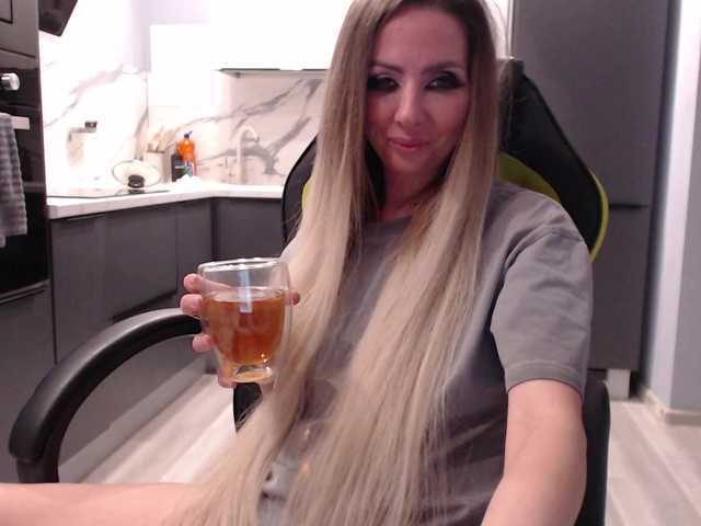 blondalina's BongaCams show and profile