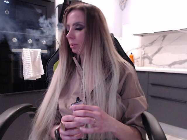 blondalina's BongaCams show and profile