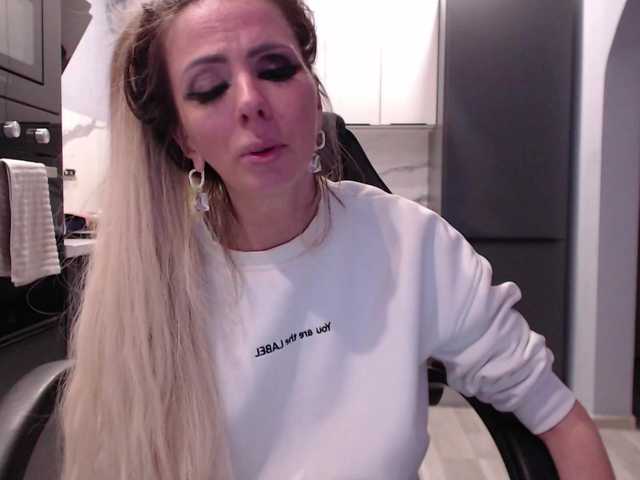 blondalina live sex show