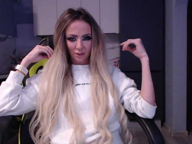 blondalina live cam