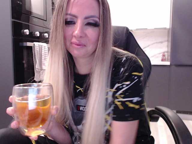 blondalina cam belle