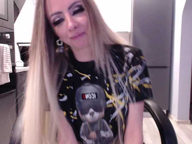 blondalina live sex show