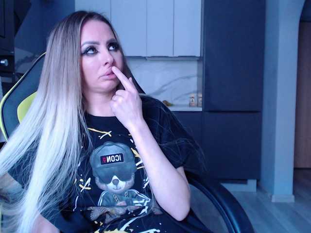 blondalina live sex show