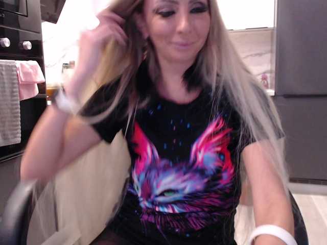blondalina webcam
