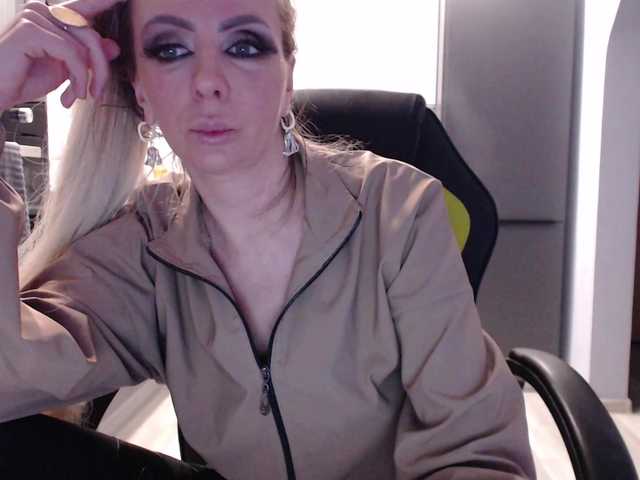 blondalina from BongaCams