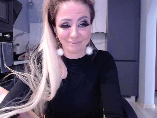 blondalina's BongaCams show and profile