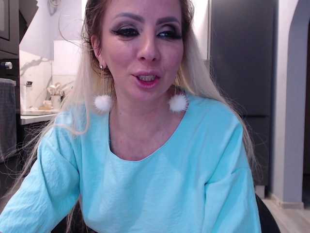 blondalina's BongaCams show and profile