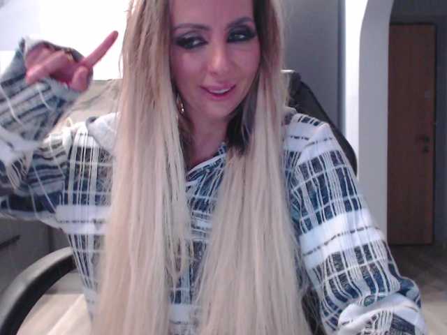 Explore Blondalina, she wants to peak for your enjoyment blondalina from BongaCams