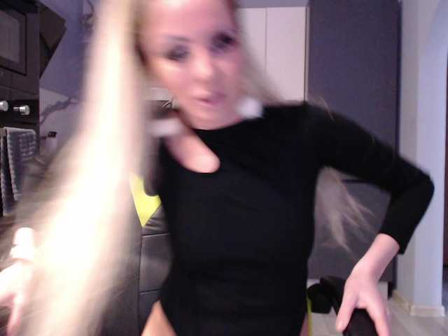 blondalina from BongaCams
