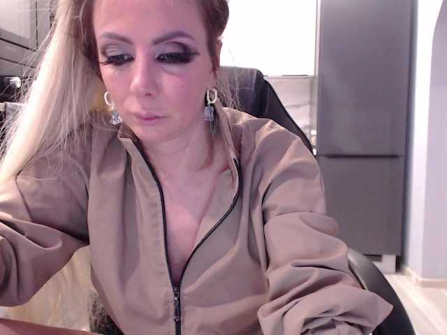 blondalina from BongaCams is Freechat