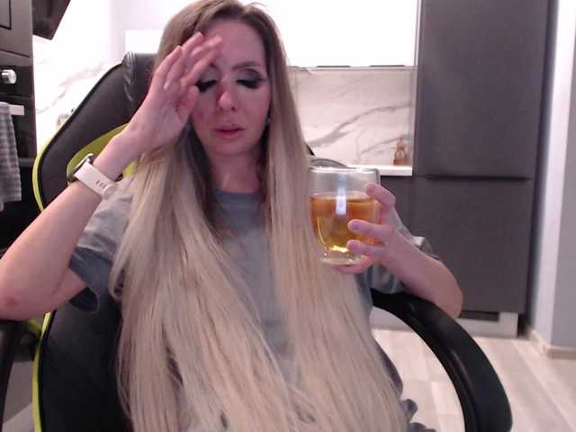 blondalina's BongaCams show and profile