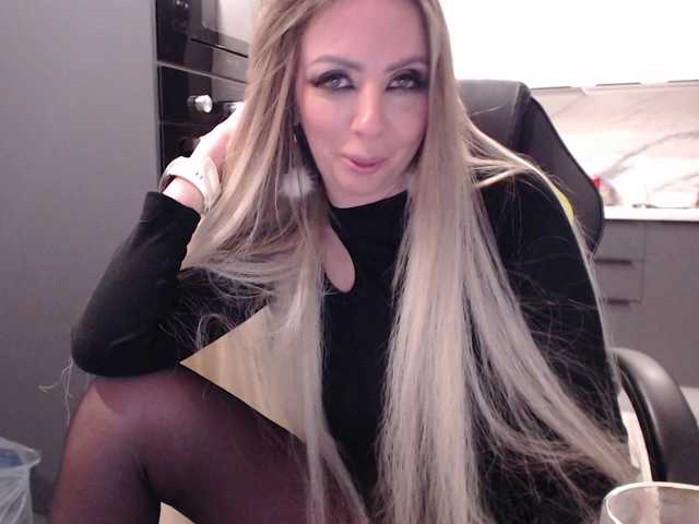 blondalina's BongaCams show and profile