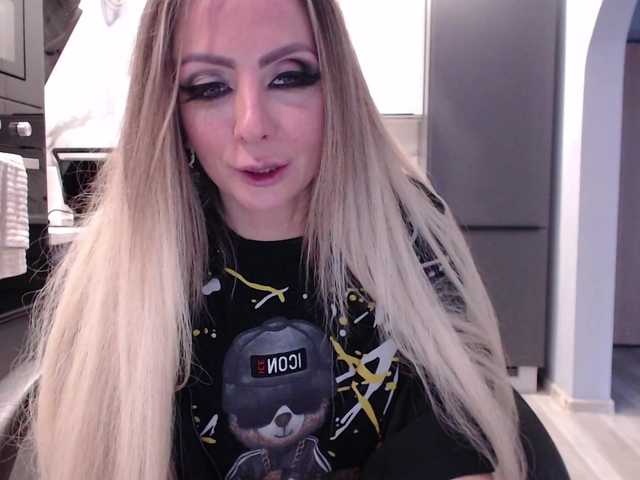 blondalina cam belle