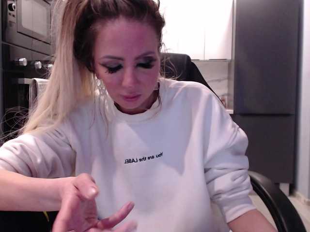 blondalina live sex show