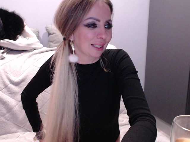 blondalina's BongaCams show and profile