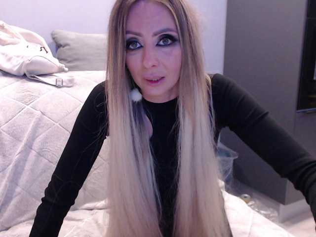 blondalina's BongaCams show and profile