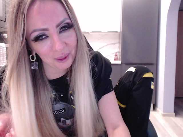 blondalina live sex show