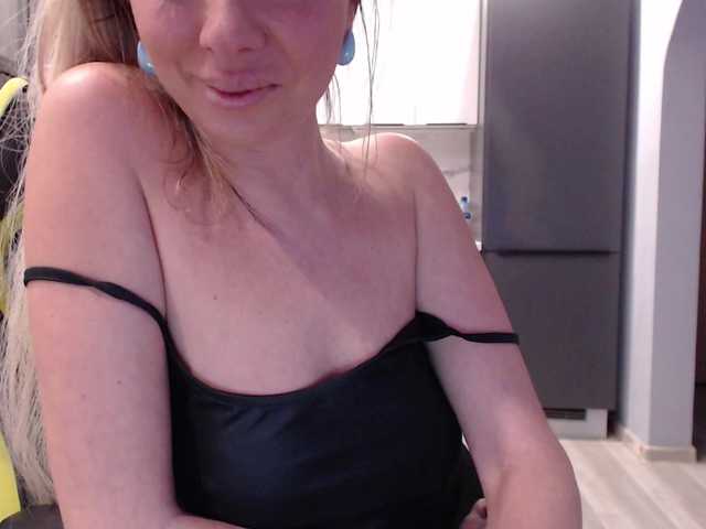 blondalina from BongaCams is Freechat