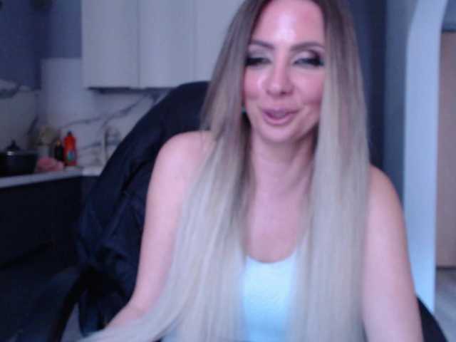 blondalina's BongaCams show and profile