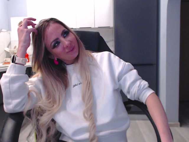 blondalina live cam