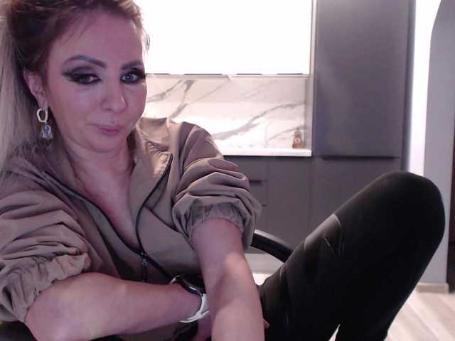 blondalina live sex show