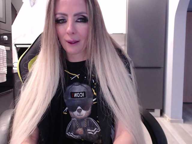 blondalina cam belle