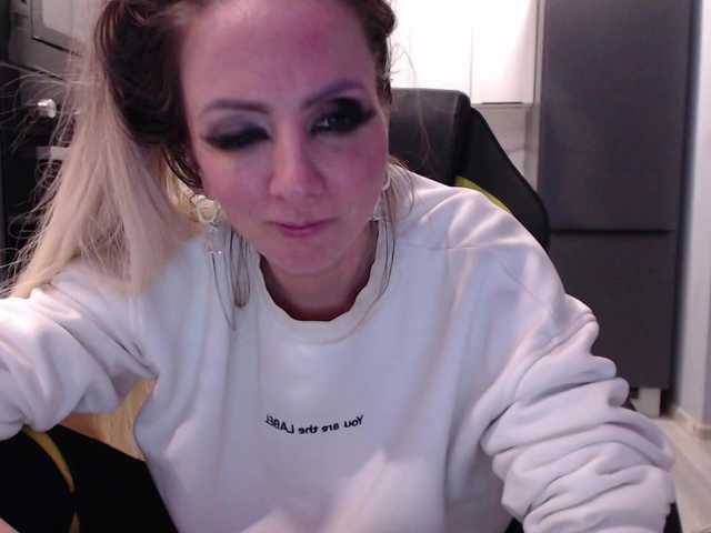 blondalina cam belle