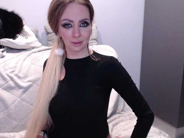 blondalina's BongaCams show and profile