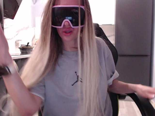 blondalina's BongaCams profile