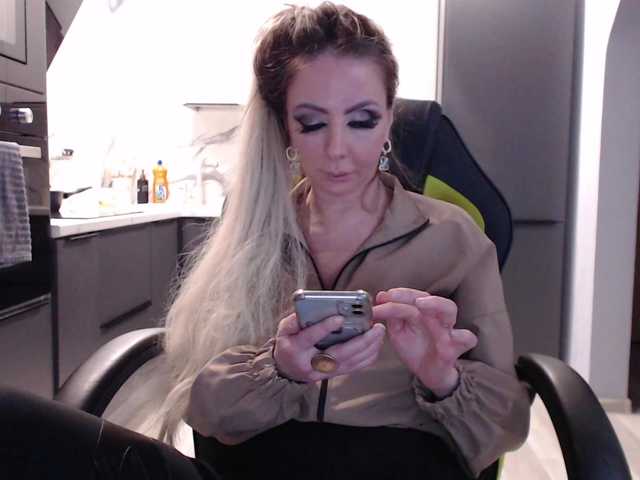 blondalina from BongaCams is Freechat