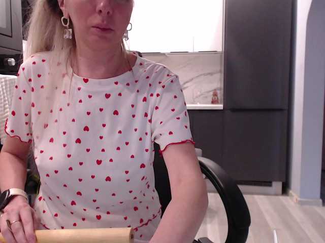 blondalina's BongaCams show and profile