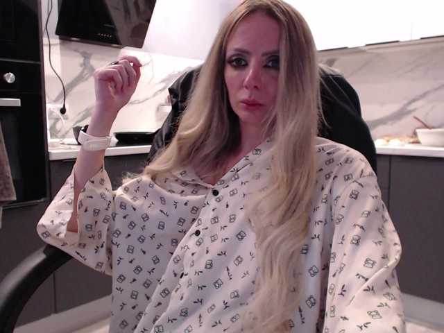  blondalina chat room