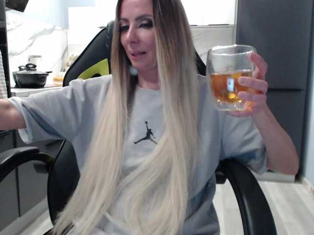 blondalina's BongaCams show and profile