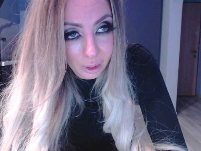 blondalina from BongaCams is Freechat