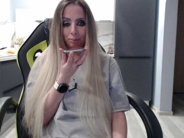 blondalina's BongaCams show and profile