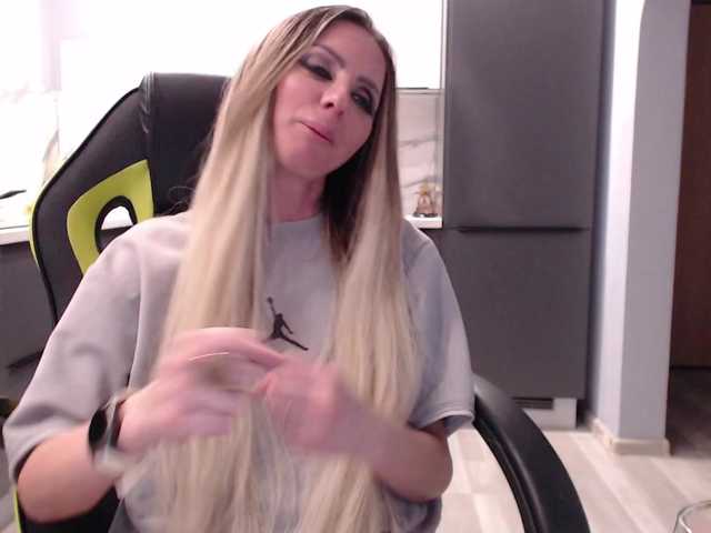 blondalina cam belle