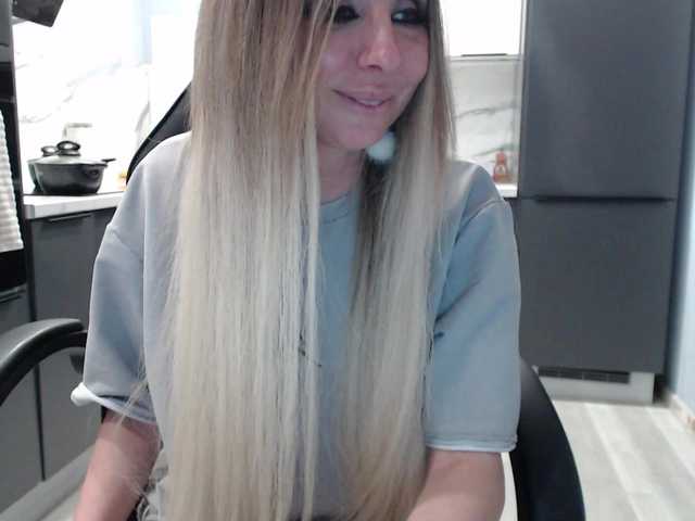 blondalina's BongaCams show and profile