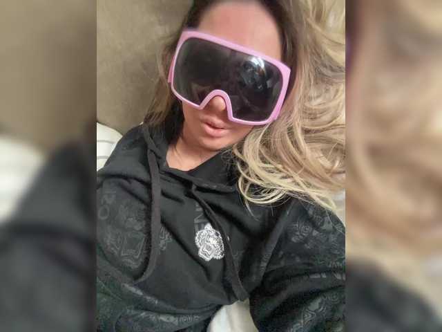 blondalina live sex show