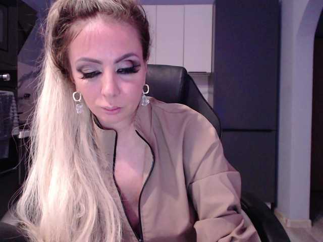 blondalina from BongaCams